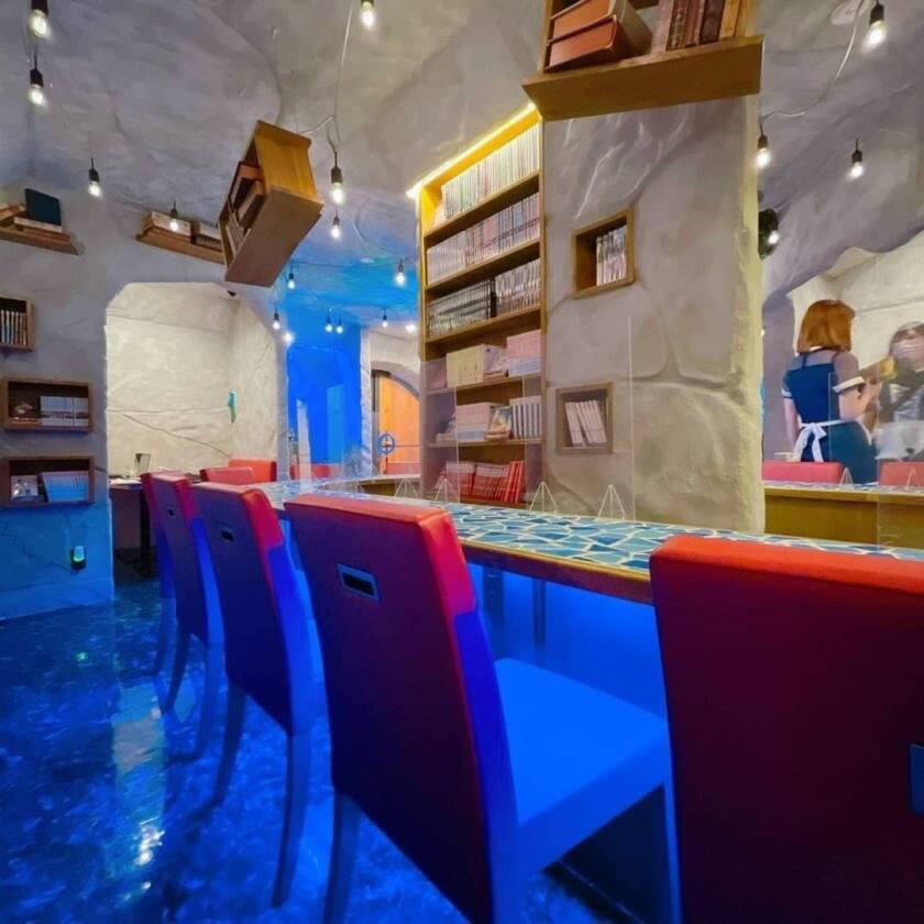 CC CAFE Annexの制服5