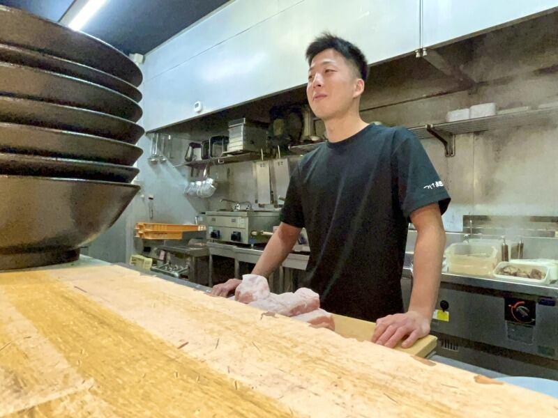 つけ麺 雀　近大前店の制服4