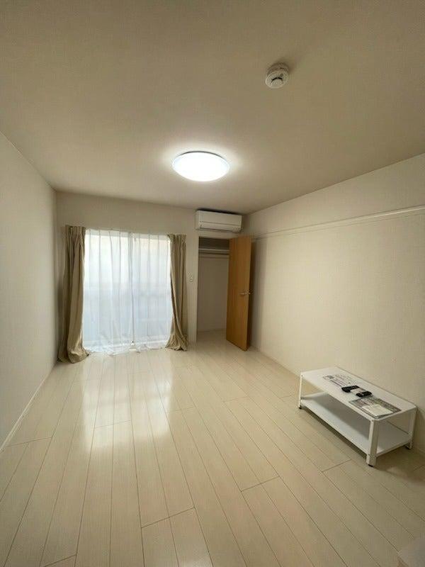 株式会社トラストファミリーの制服1