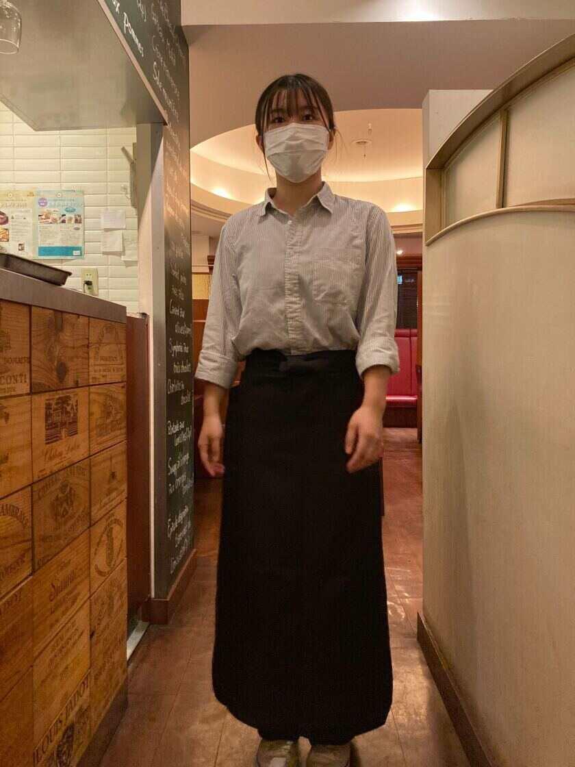 フルーツビストロサブリエ三越前の制服3