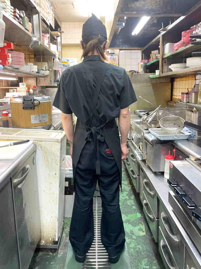 ピア・ジョリー布施店の制服2