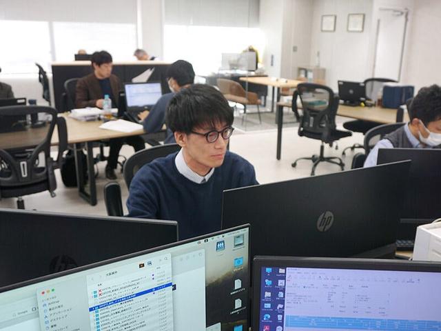 ゆくゆくは正社員で★mac,illustratorの使用経験のある方◎事務(オフィス、大阪市西区)のイメージ画像