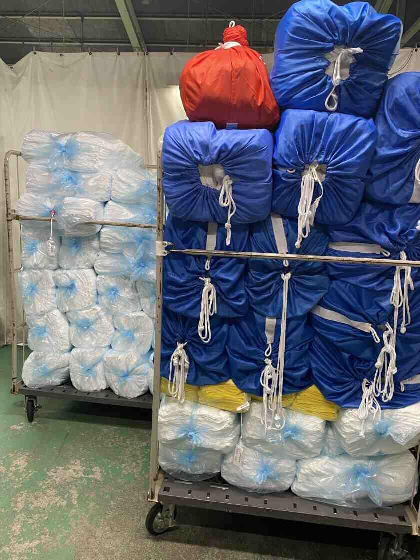 キンキラインズ株式会社の制服4