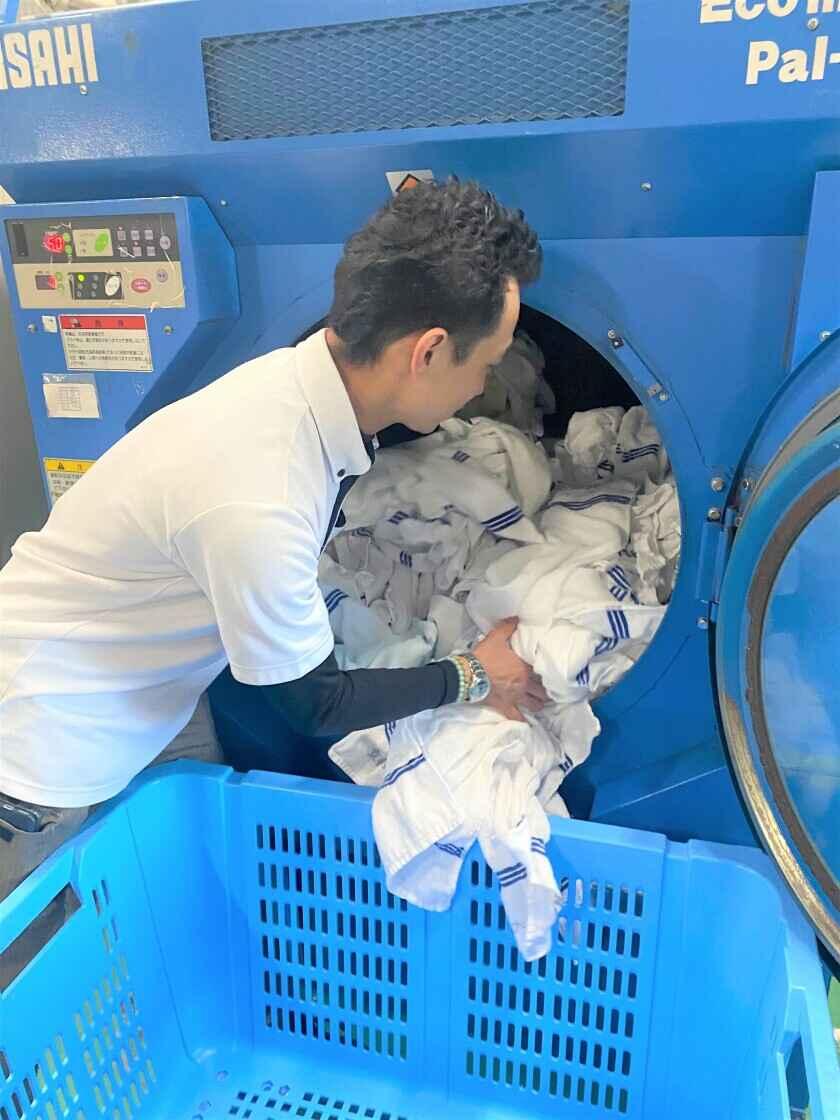 キンキラインズ株式会社の制服1