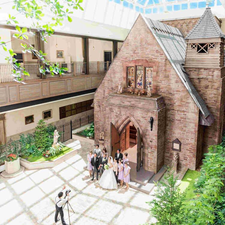 ホテルモントレ グラスミア大阪　応募受付先の制服3