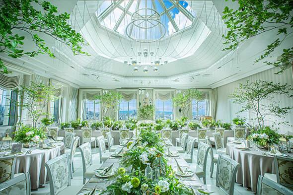 ホテルモントレ ラ・スール大阪　応募受付先の制服2