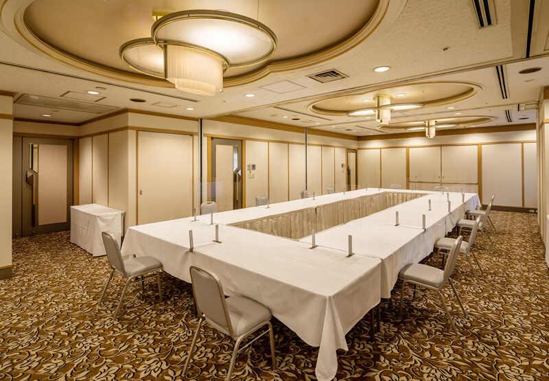 山王サービスクリエイト株式会社の制服3