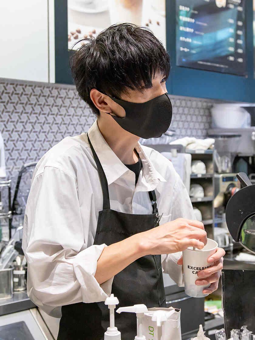 エクセルシオール 神谷町店の制服4