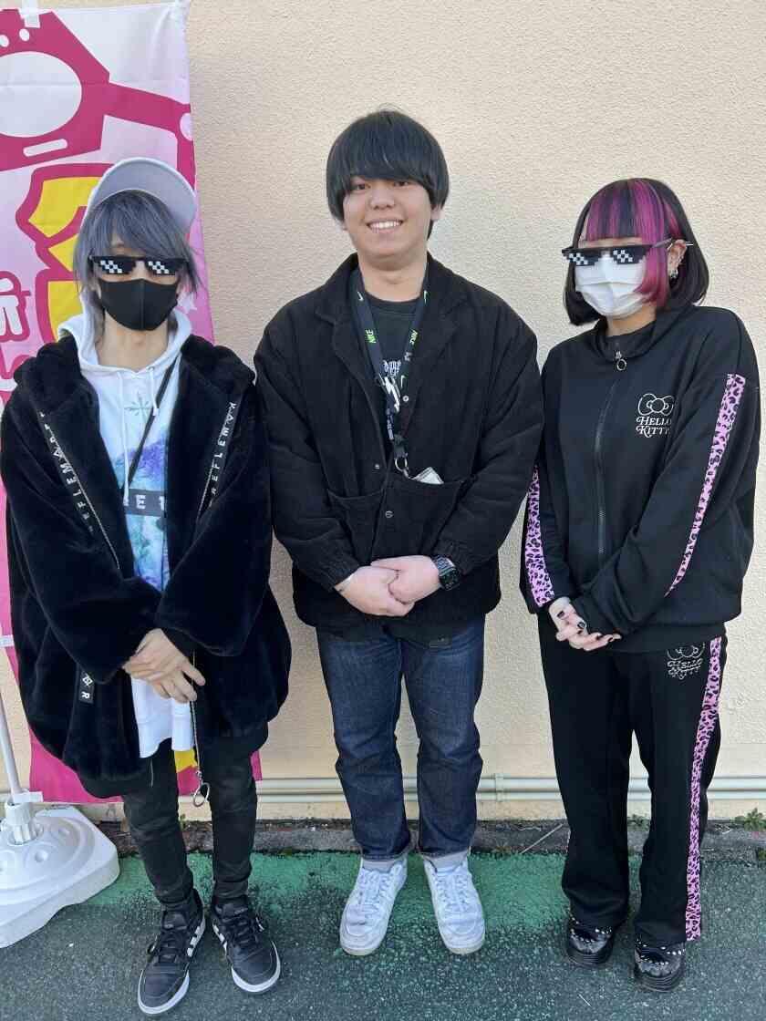 マンガ倉庫 月隈店の制服1