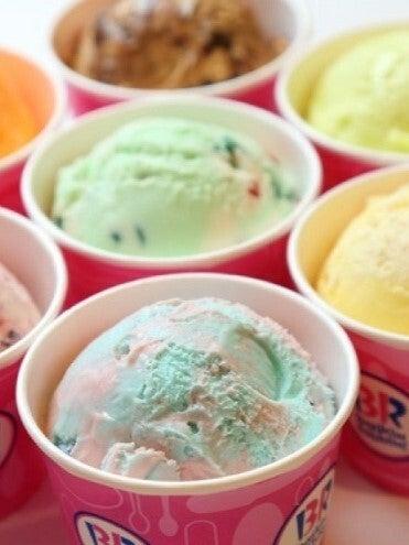 サーティワンアイスクリーム　ゆめタウン大竹店の制服3