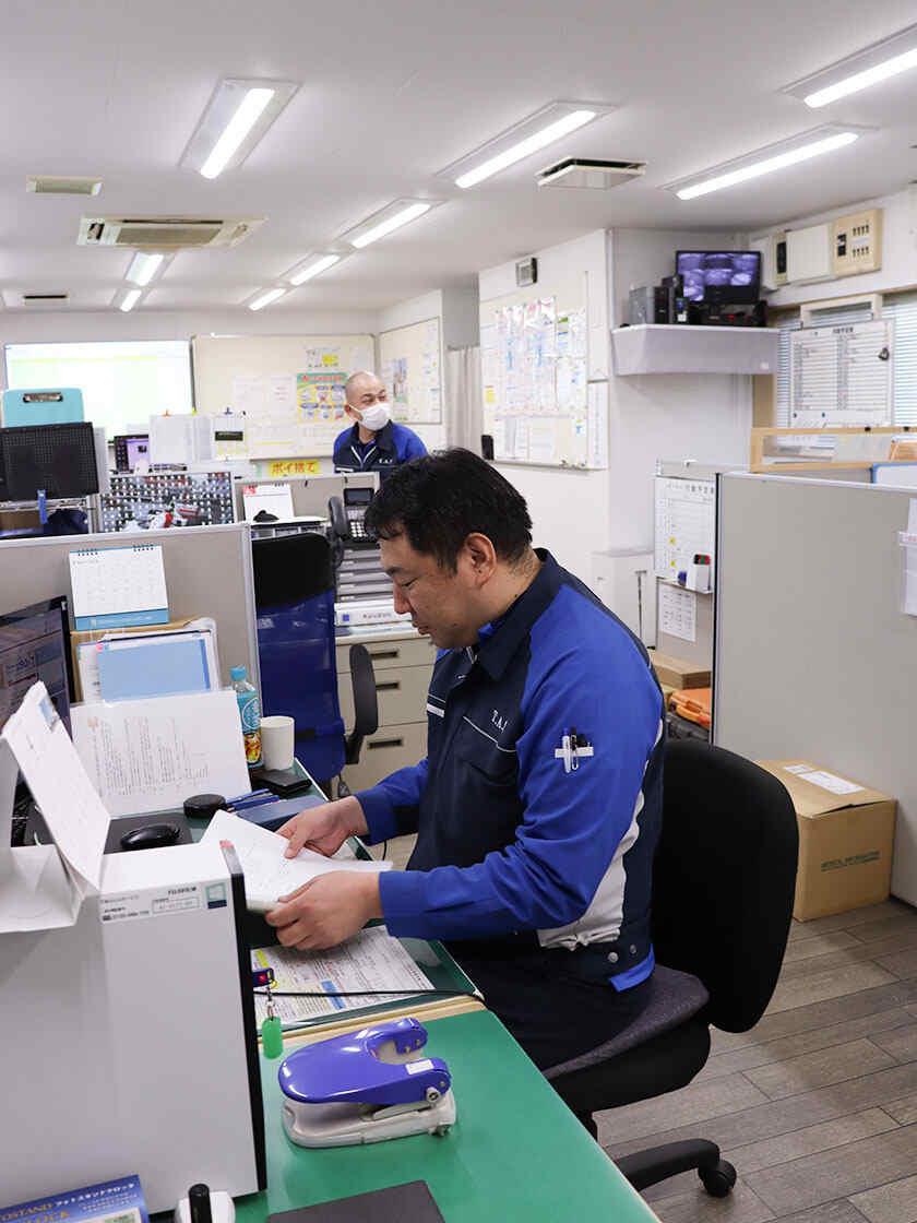 株式会社T.A.Tの制服5