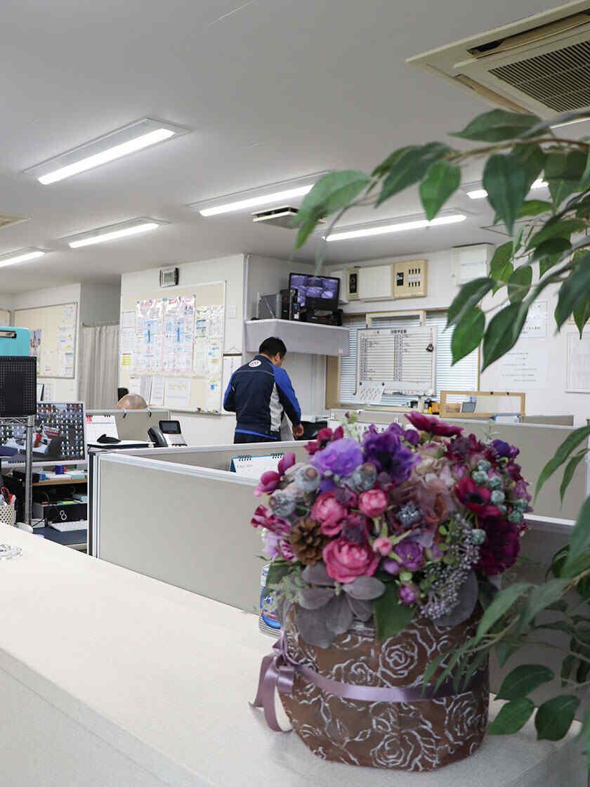 株式会社T.A.Tの制服3