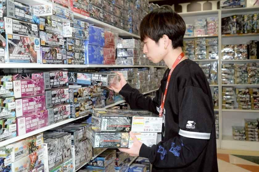 マンガ倉庫　大分わさだ店【アミューズメントコーナー】の制服2