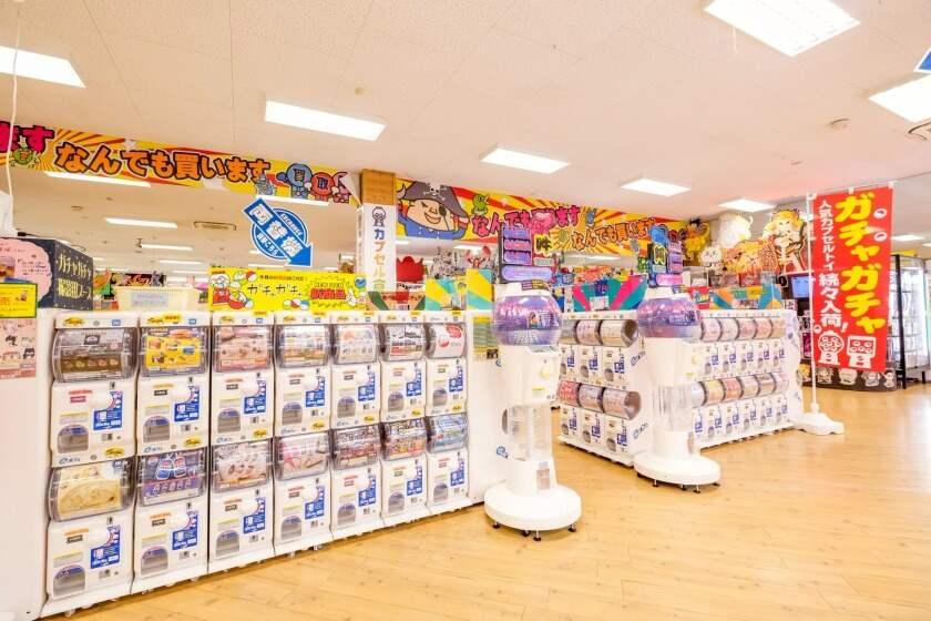 『お宝買道楽』松山店　アミューズメントコーナー　の制服2