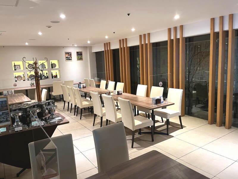 株式会社グランドゥーカ　グリルエトナ伊勢佐木町店の仕事画像2