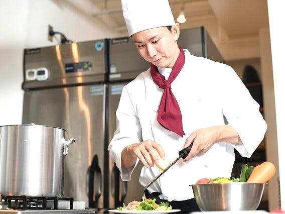 株式会社グランドゥーカ　グランドゥーカ関内馬車道店の仕事画像1