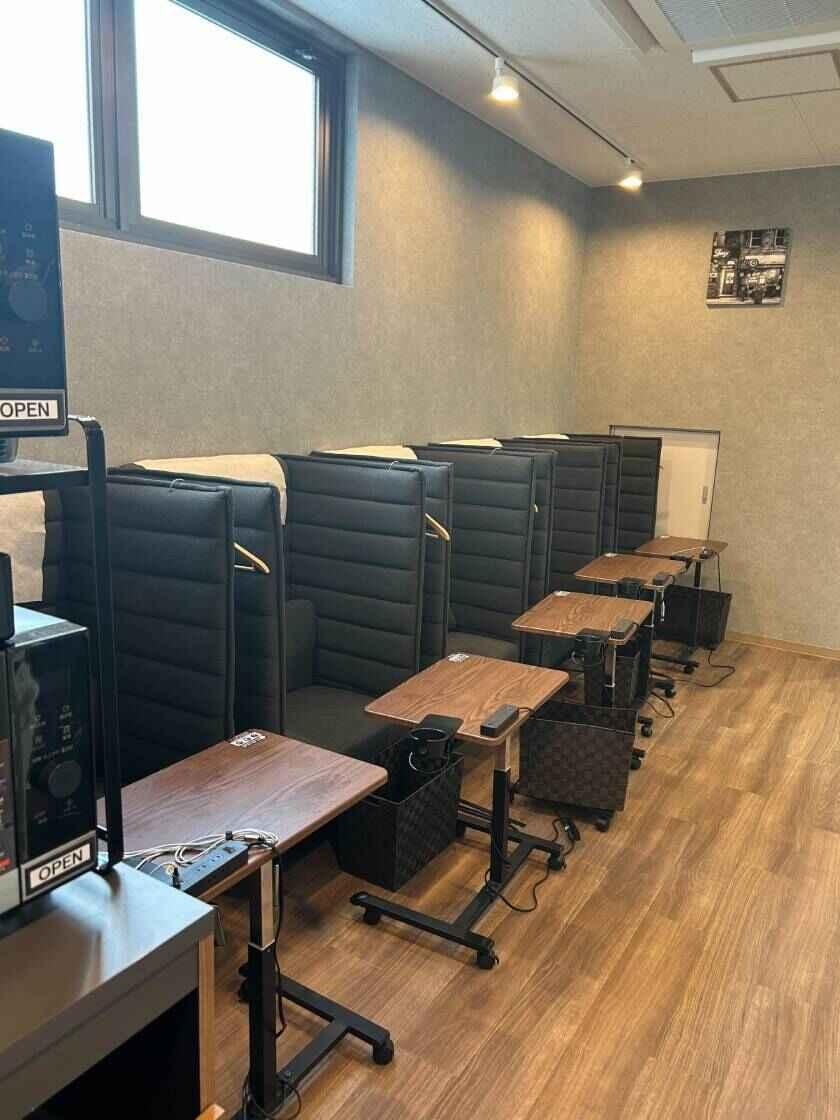 株式会社45Digital Conびniの制服5