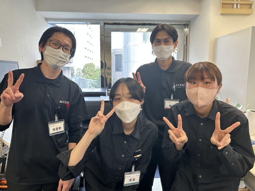 アクセア渋谷青山通り店の制服1