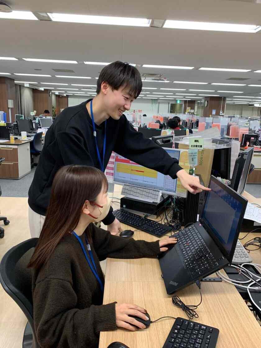 ライフカード株式会社【E7】の制服1