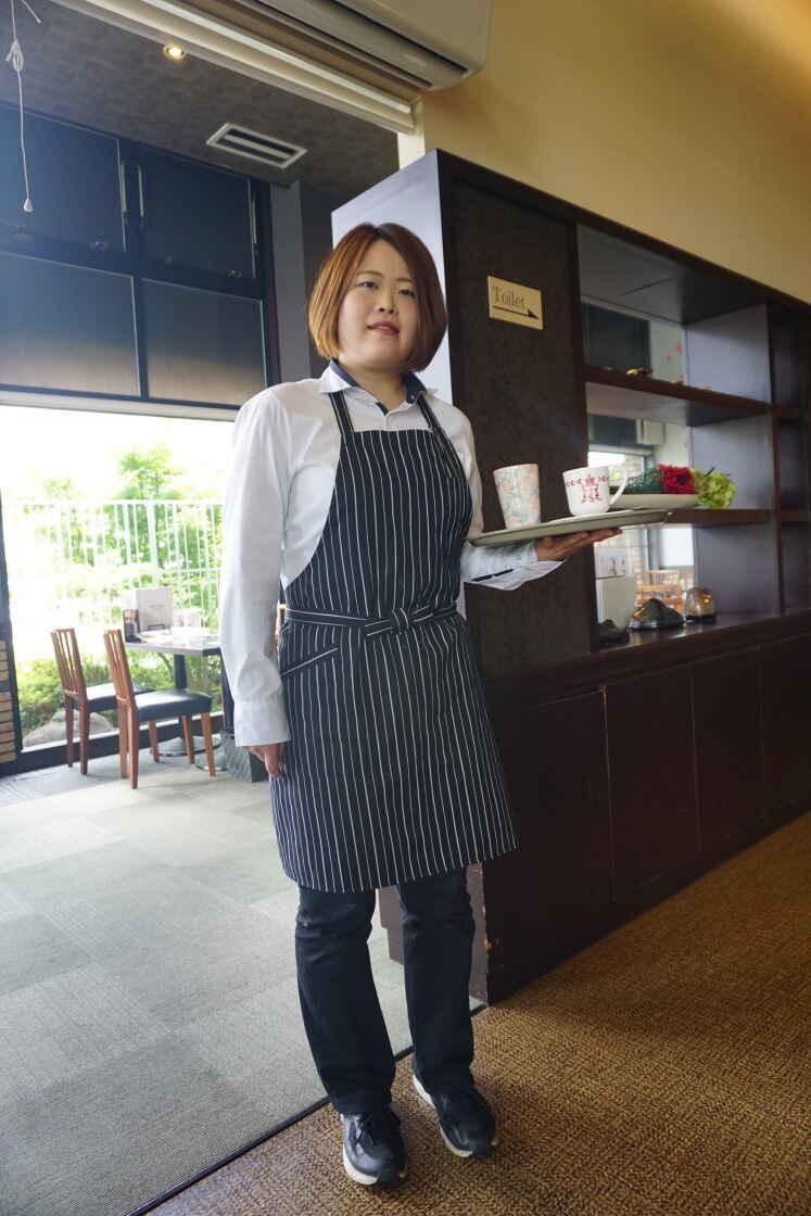 さかい珈琲 各務原ヒルズ店の制服1