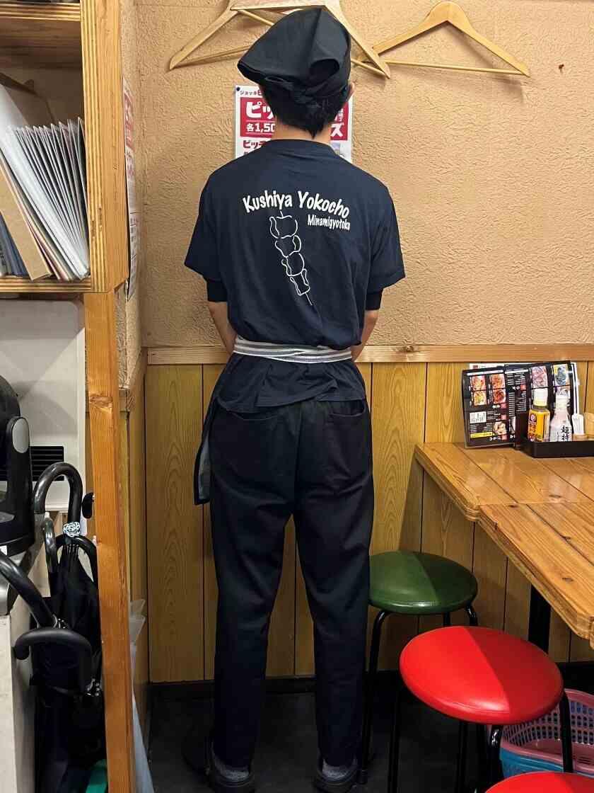 串屋横丁南行徳店の制服4