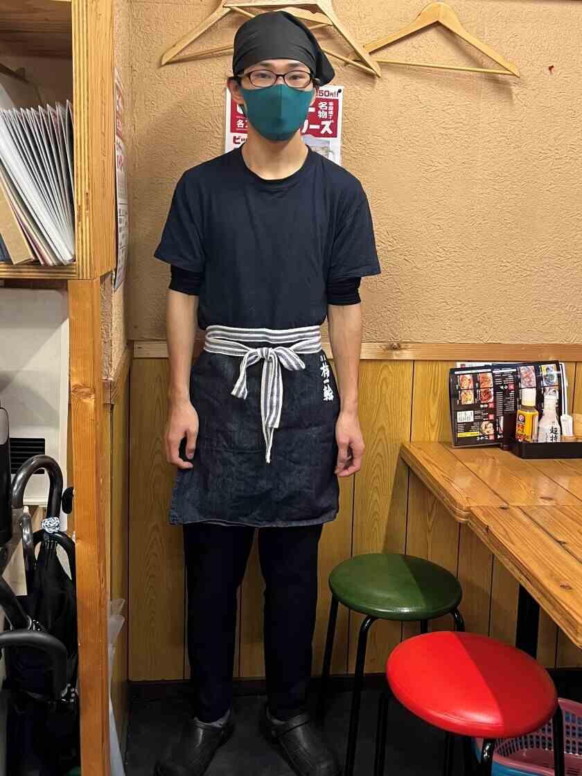 串屋横丁南行徳店の制服3