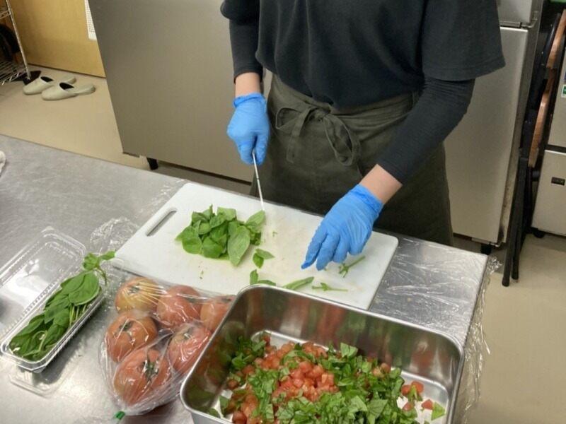 千里浜なぎさしおさい食堂の仕事画像2