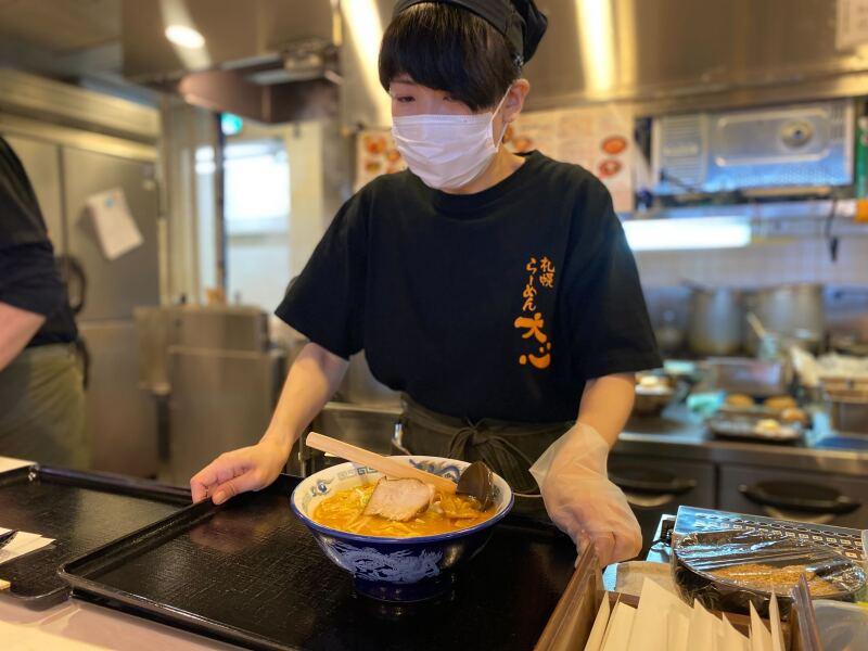 札幌らーめん大心　新千歳空港店の仕事画像2