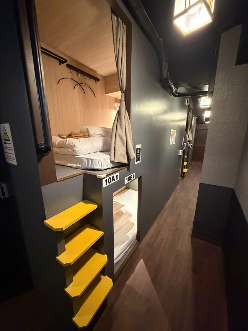 茅場町つくしホテルの制服4