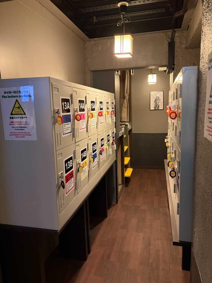 茅場町つくしホテルの制服3