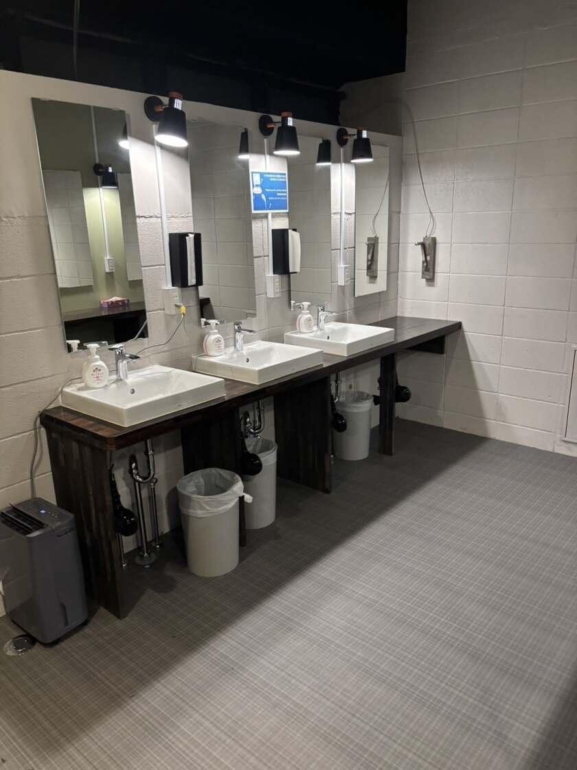 目黒みどりホテルの制服2