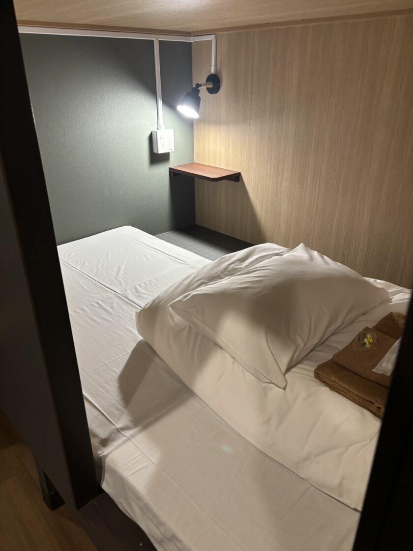 目黒みどりホテルの制服1