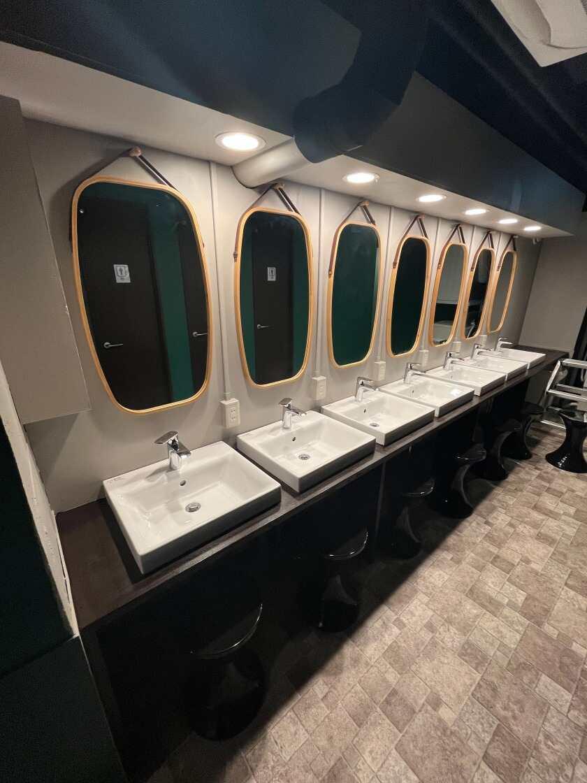 わさび三田ホテルの制服2