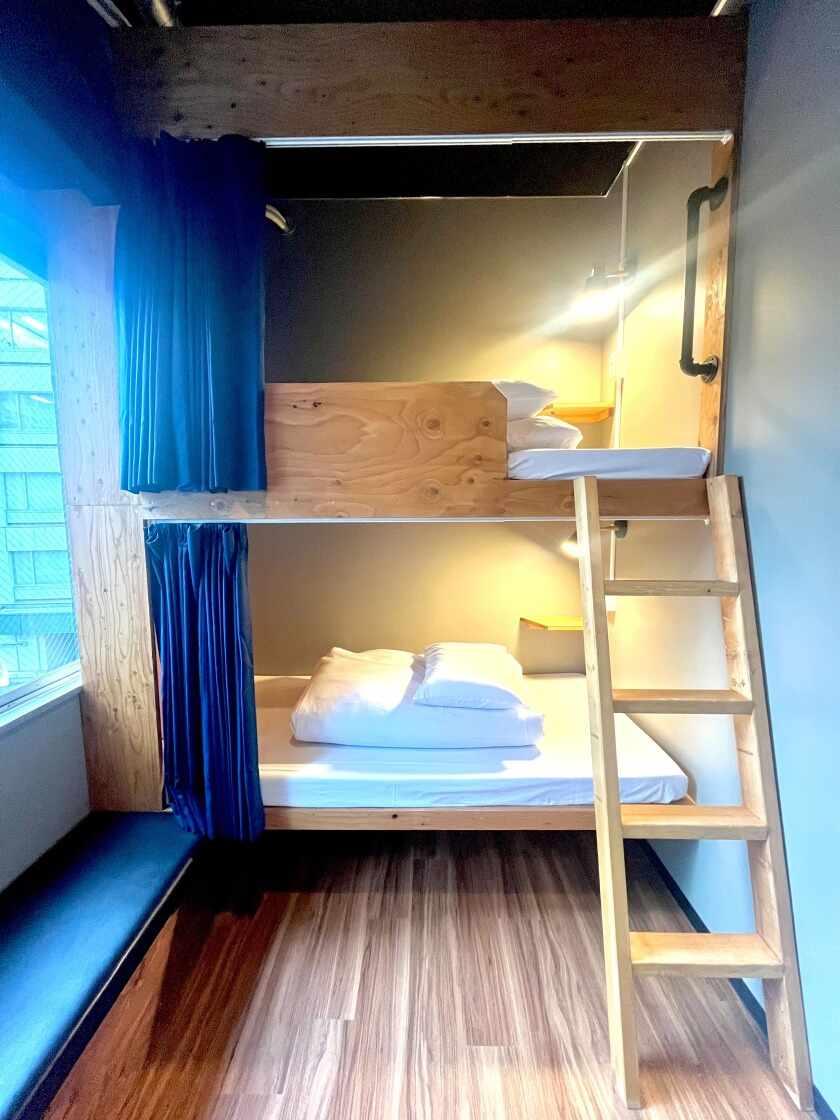 わさび三田ホテルの制服1