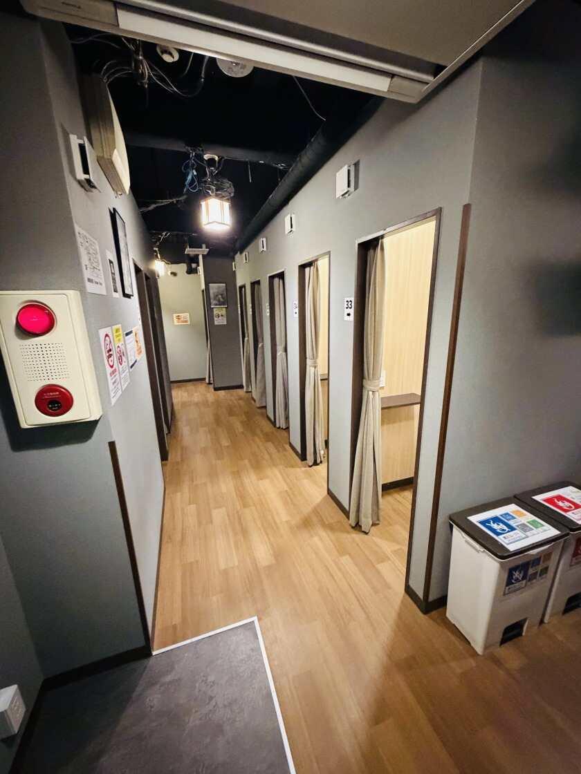 新橋コンホテルの制服2