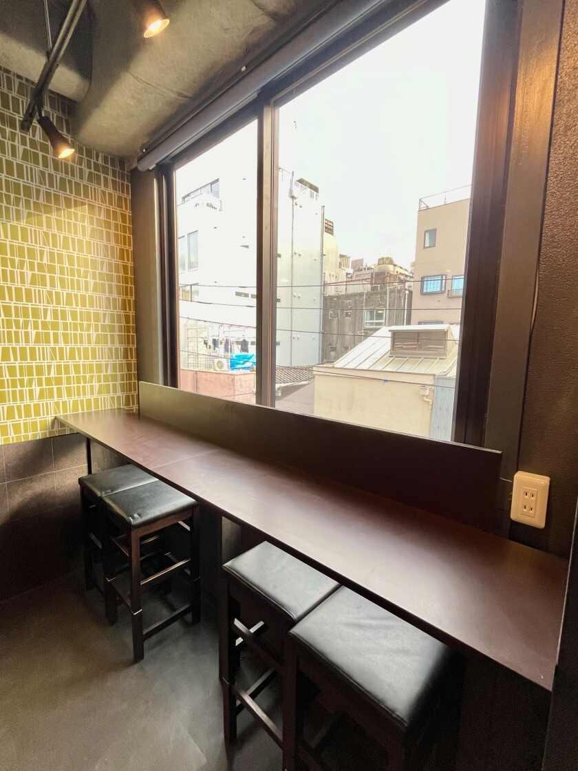 ロードス神楽坂ホテルの制服2