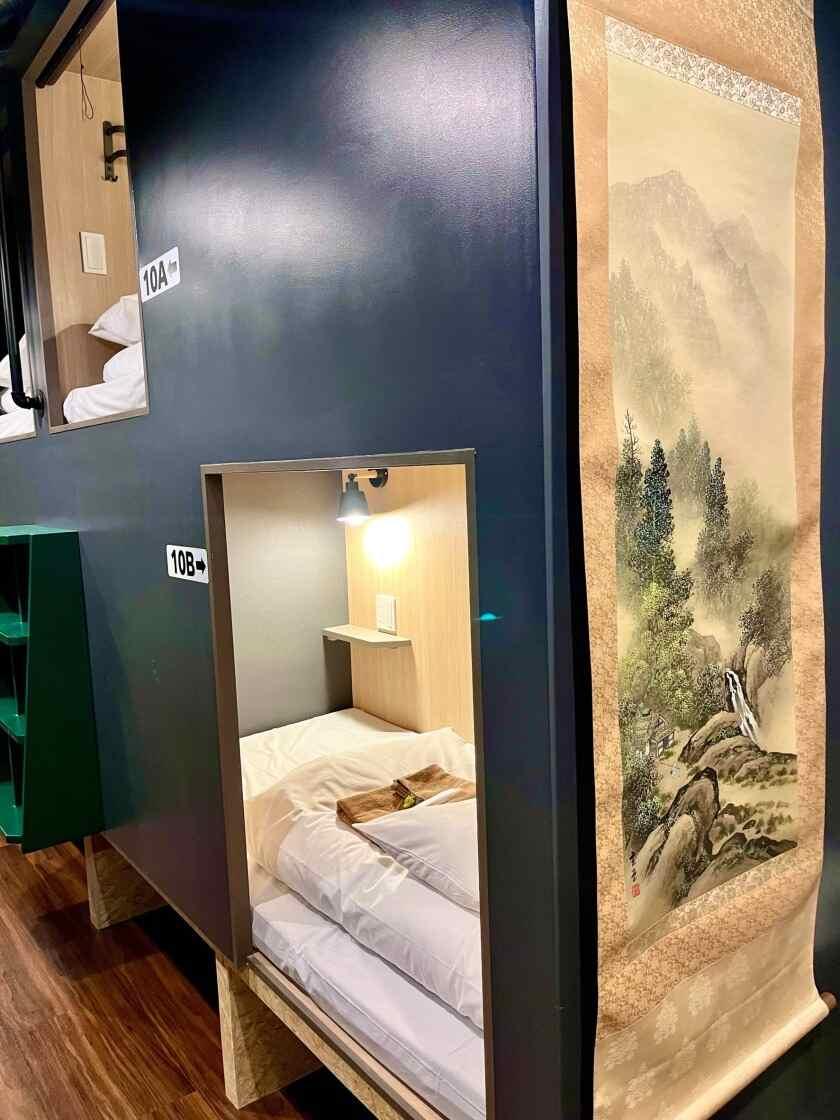 ロードス神楽坂ホテルの制服3