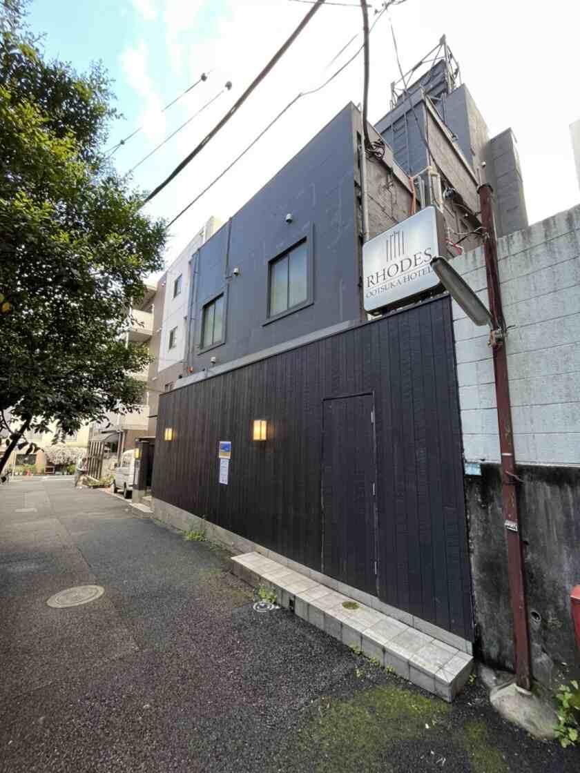 ロードス大塚ホテルの制服3