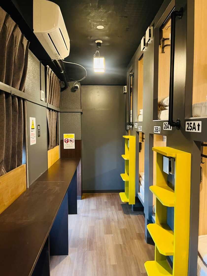 荻窪とんぼホテルの制服1