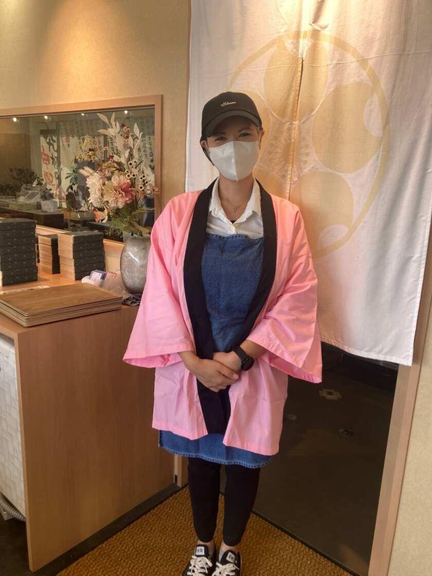わらび屋本舗 松阪店の制服1