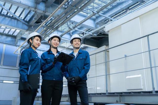 倉庫内でのリーチリフト作業(軽作業・物流、岸和田市)のイメージ画像