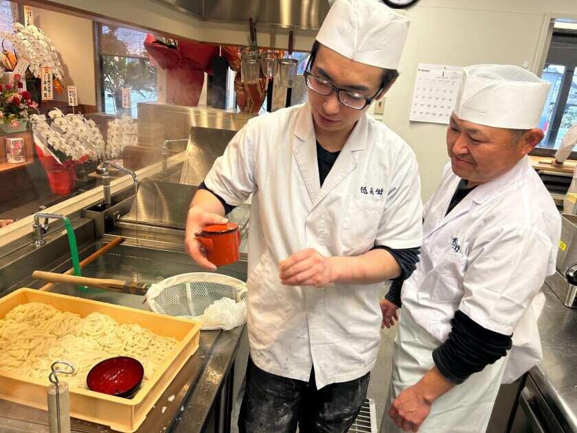 徳兵衛うどん　筑後店の制服1