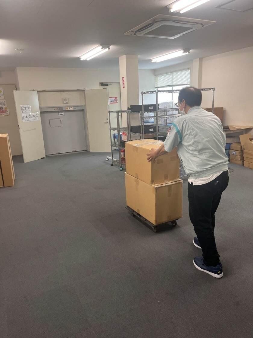 株式会社ロジックス　首都圏TCの制服3