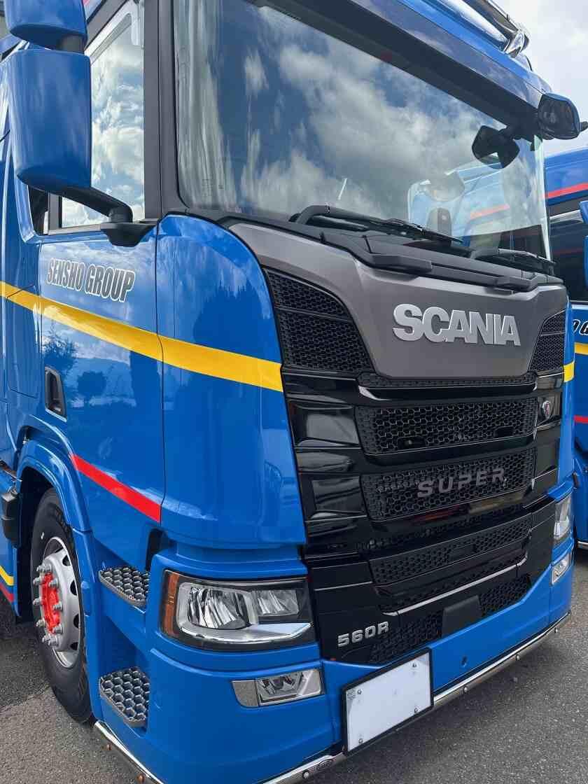 （株）小泉運輸関東　本社の制服1