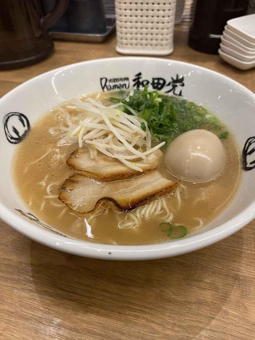 和田党 ジ・アウトレット広島店の制服2