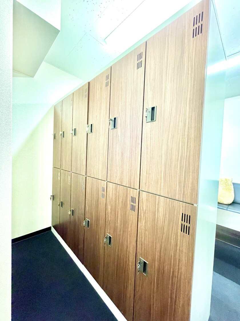 タイヤショップZERO越谷店の制服4