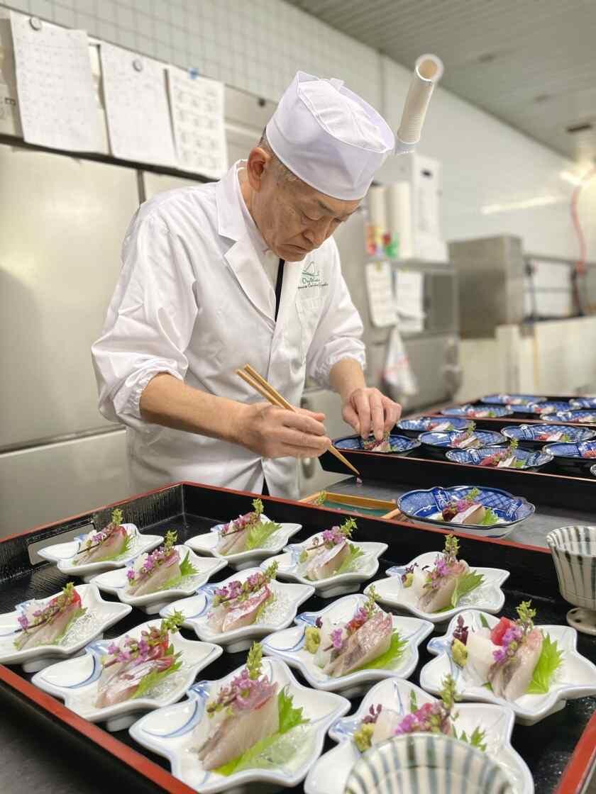 鶯啼庵(おうていあん)の制服1