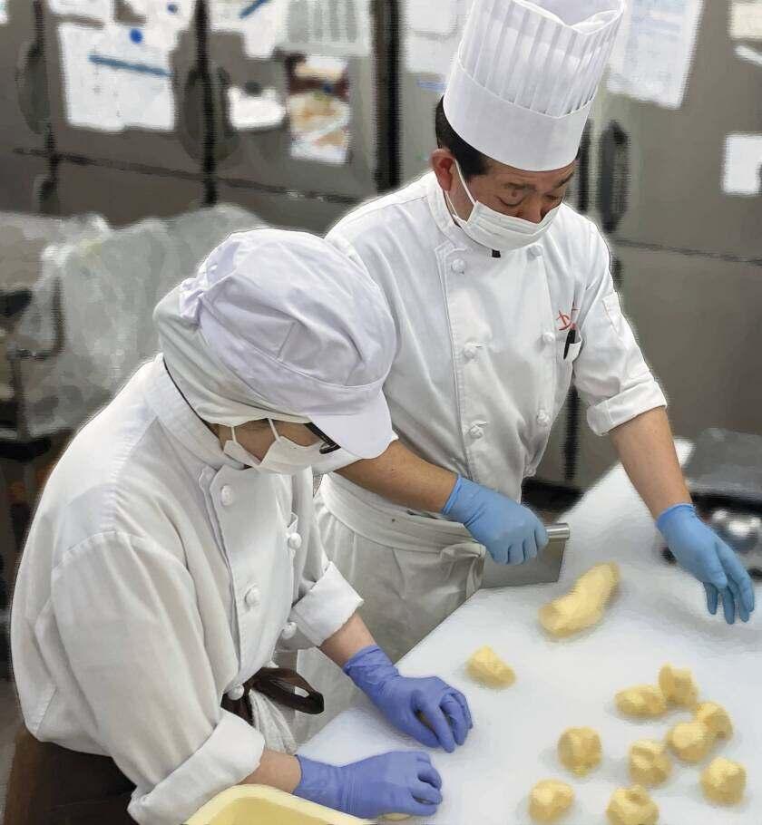 就労支援センターカメリアの制服1