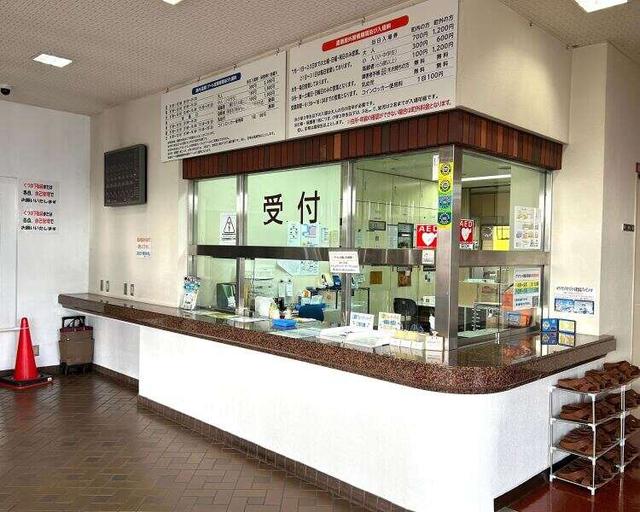 屋内プールで受付・監視業務！シフト柔軟♪学校･家庭との両立OK(オフィス、生駒郡三郷町)のイメージ画像