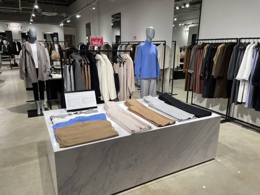 Theory ふかや花園プレミアム・アウトレット店の制服3